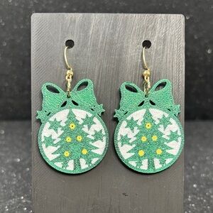 Christmas Tree Ornament Earrings | Gold Tone Accents 💛